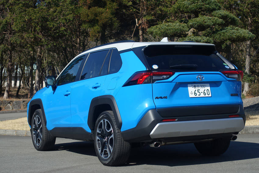 トヨタ RAV4 自慢の4WD【試乗記】