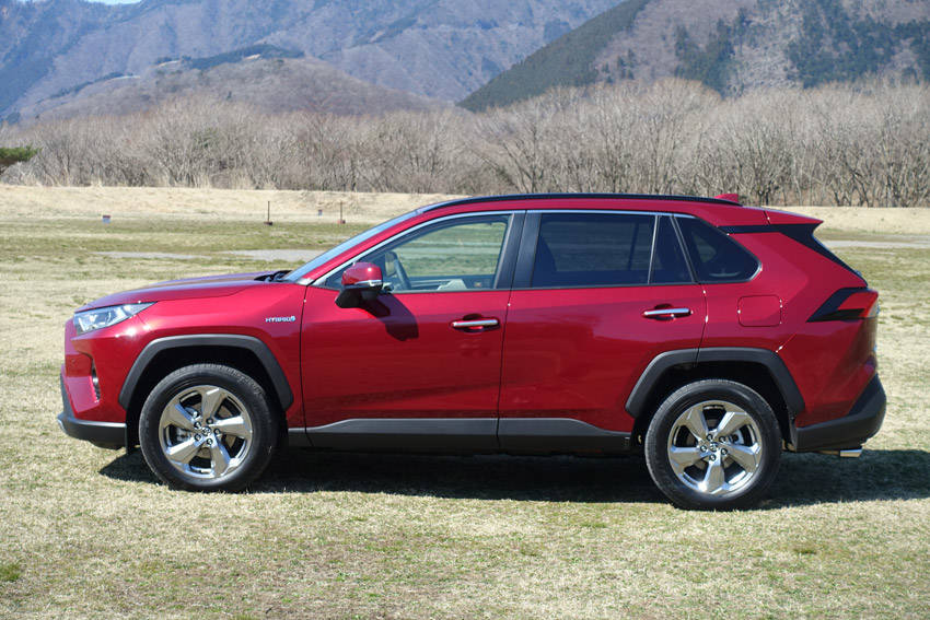 トヨタ RAV4 自慢の4WD【試乗記】