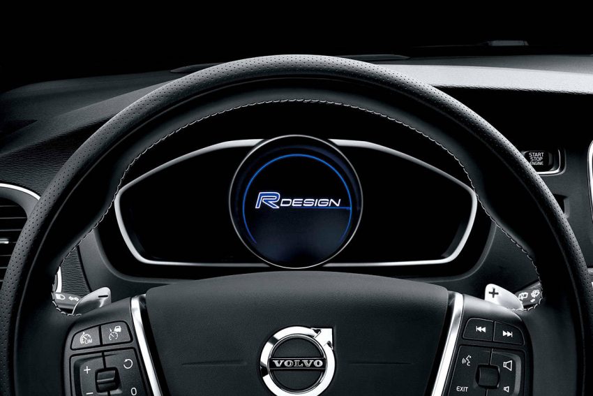 ボルボ V40 T5 R-Design Final Edition