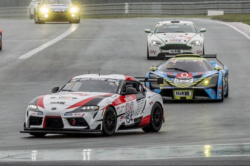 トヨタ ニュルブルクリンクVLNレースでGRスープラ完走