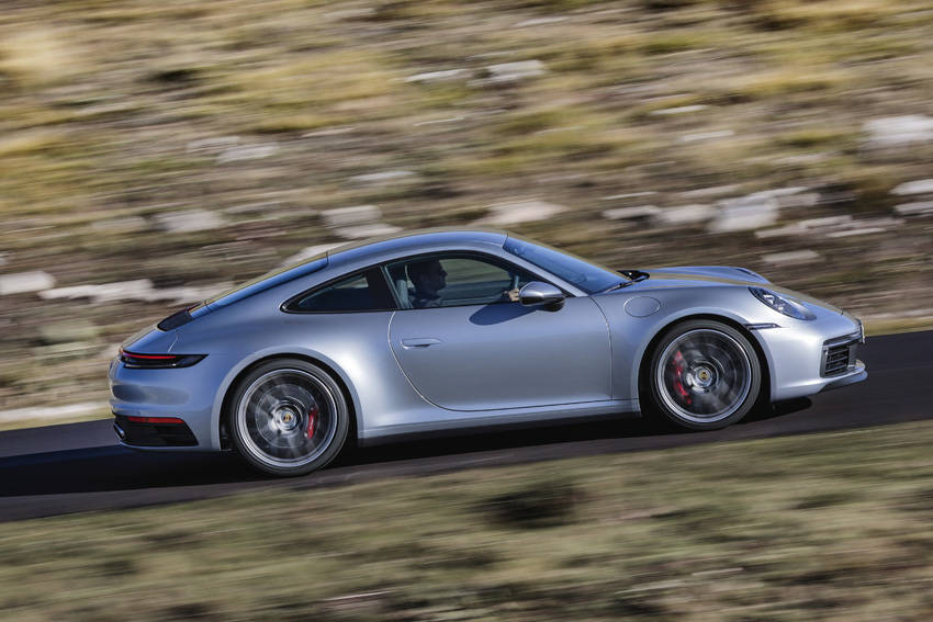 新型8代目ポルシェ 911日本デビュー