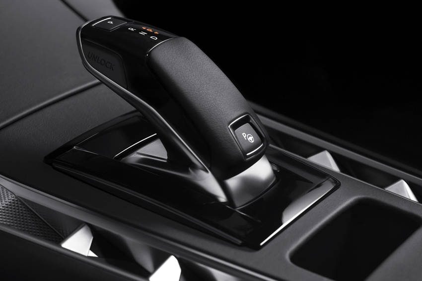 DS7 クロスバック グランシックに完全自動駐車支援機能搭載