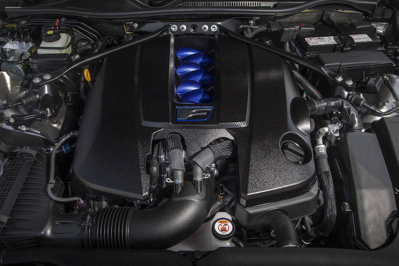 5.0L V型8気筒は7200rpmオーバーまで回る