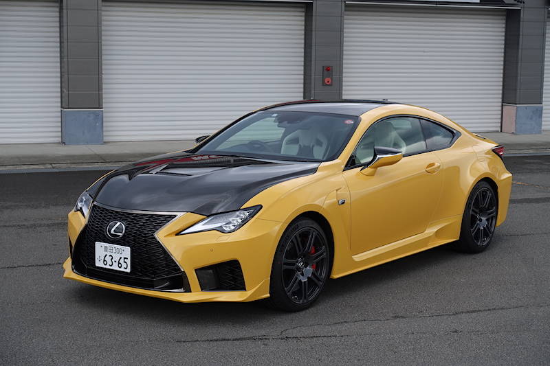 カーボンエクステリアパッケージのRC F