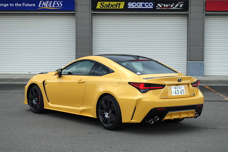 カーボンエクステリアパッケージのRC F