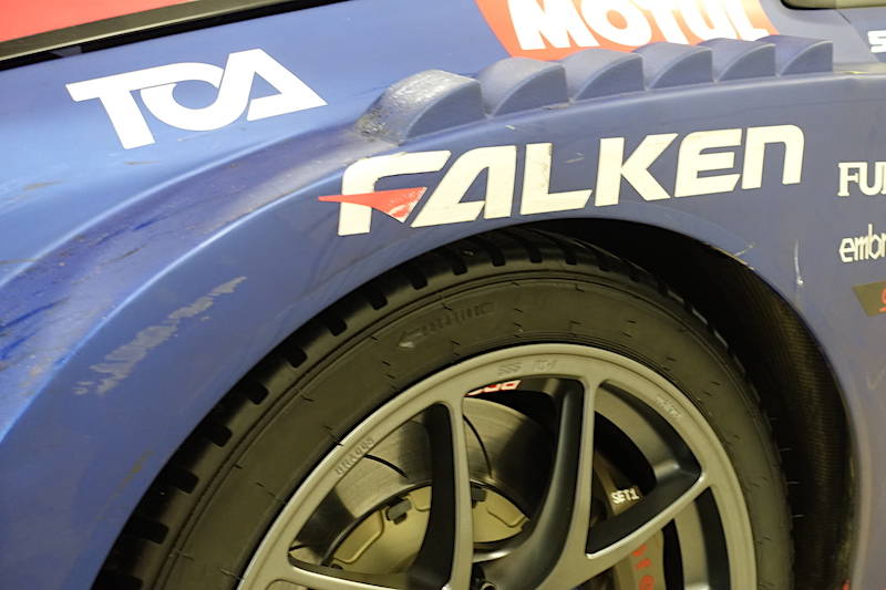GT3と接触した跡だが、ほとんど無傷だった