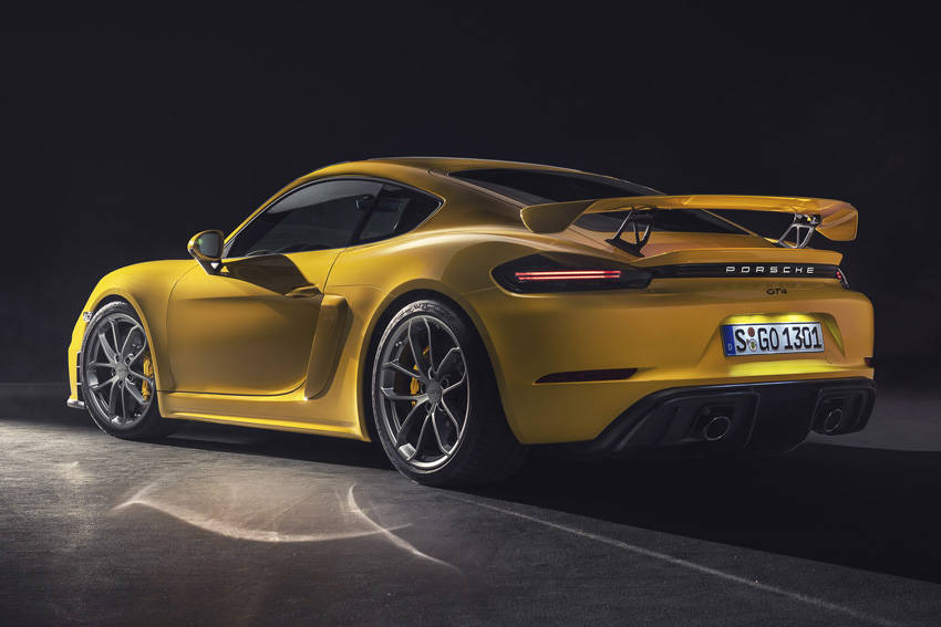 ポルシェ 「718スパイダー」＆新型「718ケイマンGT4」予約受注開始