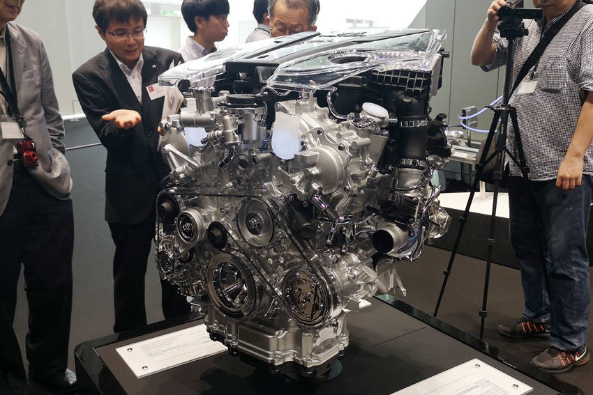 VR30DDTT型のディスプレイ・エンジン
