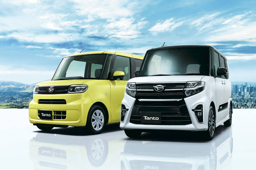 新型タント（左）とタント カスタム