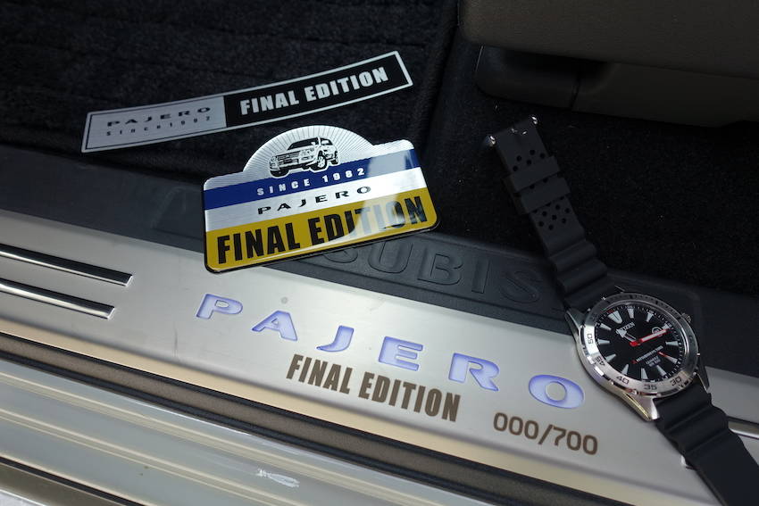 FINAL EDITIONだけの特別なコレクションアイテムとして、シリアルナンバー入りオリジナルスカッフプレート、CITIZEN社製のオリジナルウォッチ、オリジナルステッカーが付いて来る