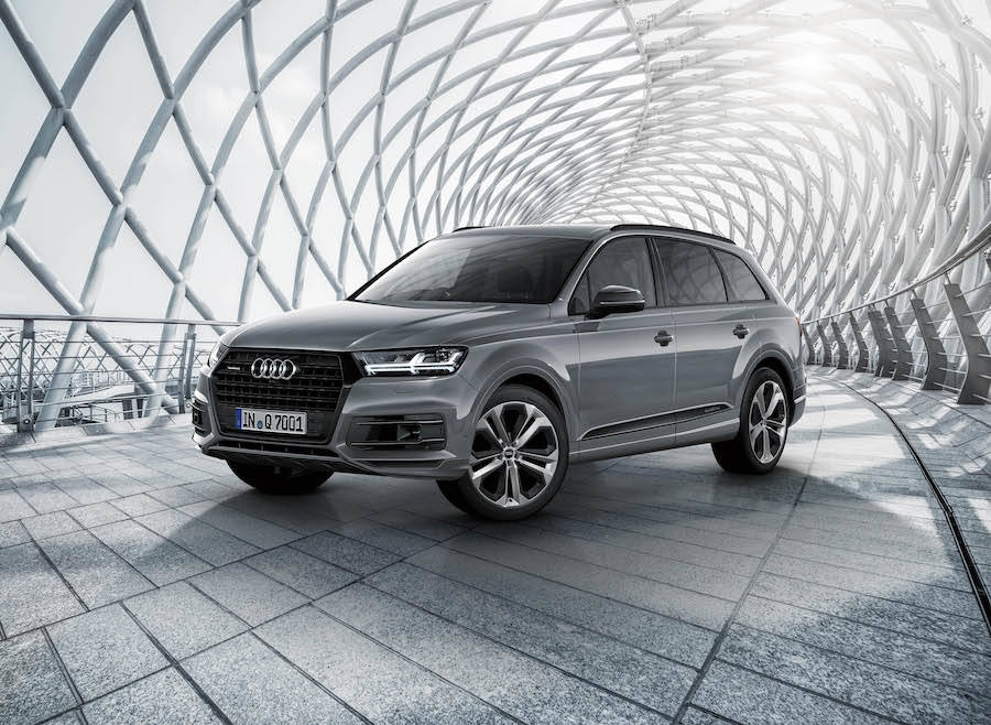 アウディQ7 urban black限定発売