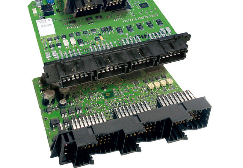 コンチネンタル製のエンジン制御ECU