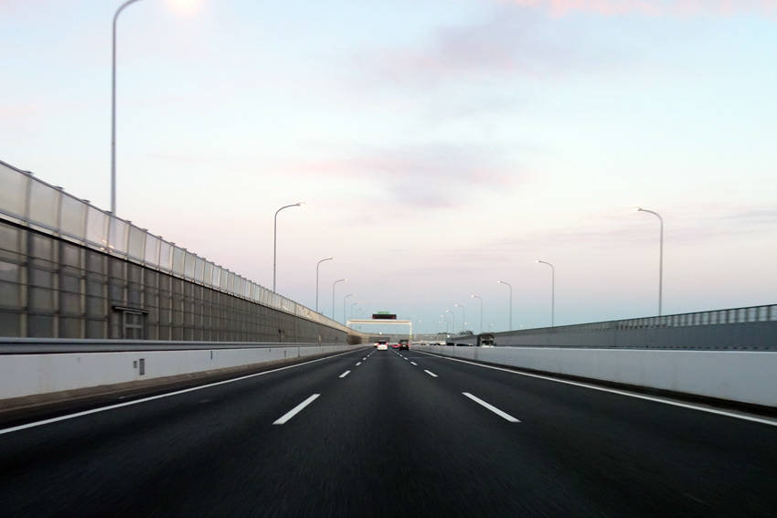 あおり運転、ドライブレコーダーに頼るのが最善ではない