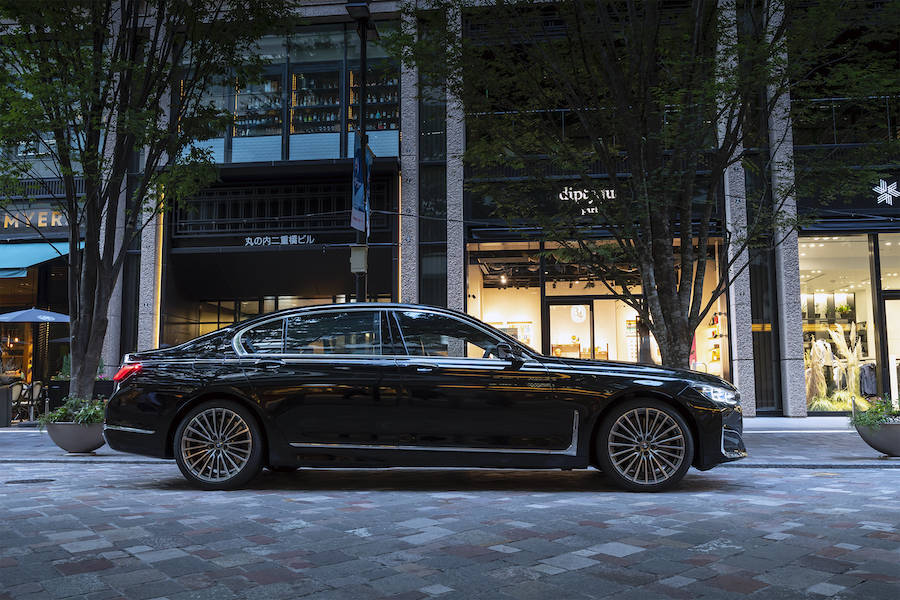 BMW M760Li xDrive V12Excellence 試乗記