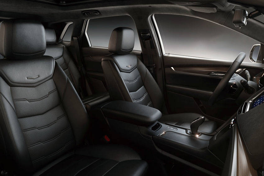 GM 限定モデル「キャデラック XT5 クロスオーバー SPORT EDITION」発売