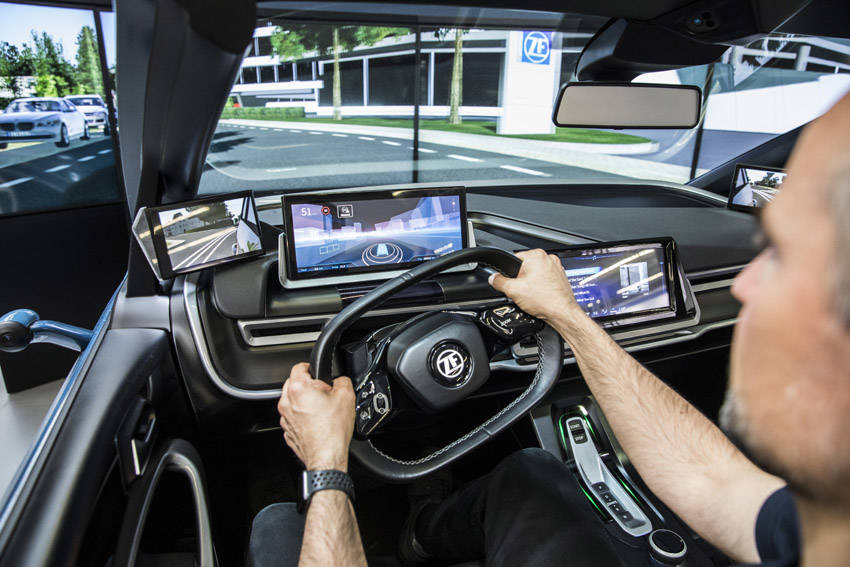 ZF 自動運転のための新しいコックピットを発表