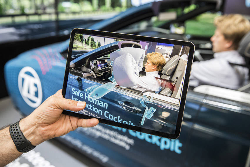 ZF 自動運転のための新しいコックピットを発表