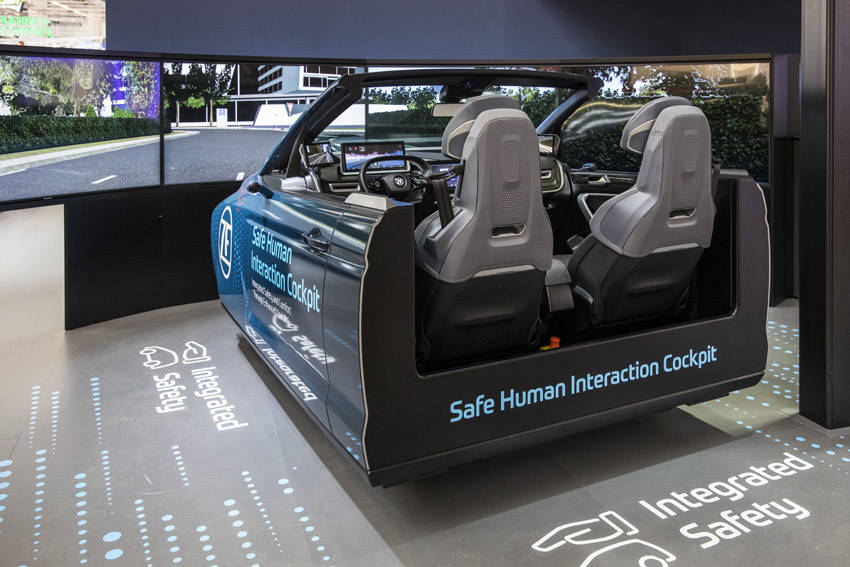 ZF 自動運転のための新しいコックピットを発表