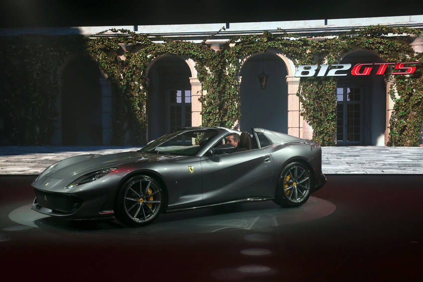 フェラーリ 800psを発生するV12スパイダー「812GTS」復活