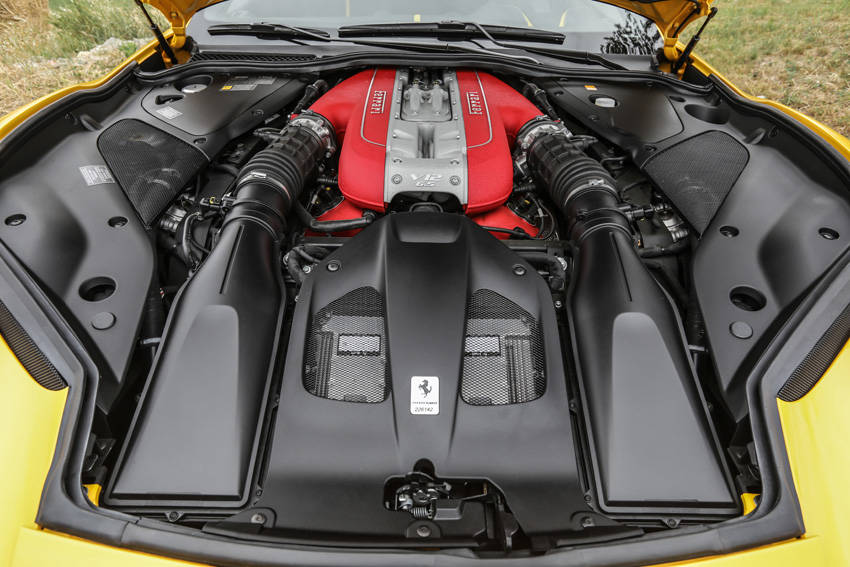フェラーリ 800psを発生するV12スパイダー「812GTS」復活