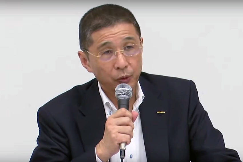 辞任会見に臨んだ 西川廣人CEO