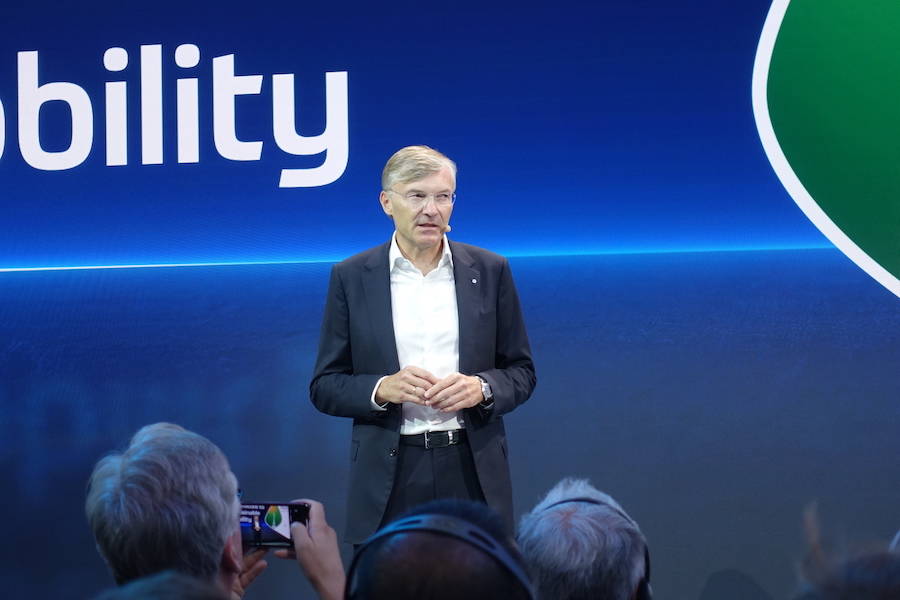 ZFのCEOウルフ＝ヘニング・シャイダー氏がプレスカンファレンスで「モビリティライフバランス」を説明