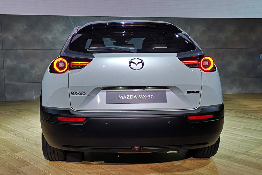 【東京モーターショー2019】マツダ 初の量産電気自動車「MX-30」登場