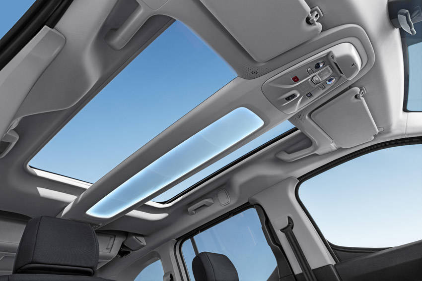 シトロエン 両側スライドドアのMPV「ベルランゴ デビューエディション」発売