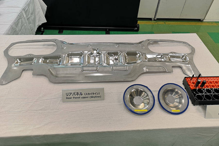 旧型スカイライン用のリヤパネル