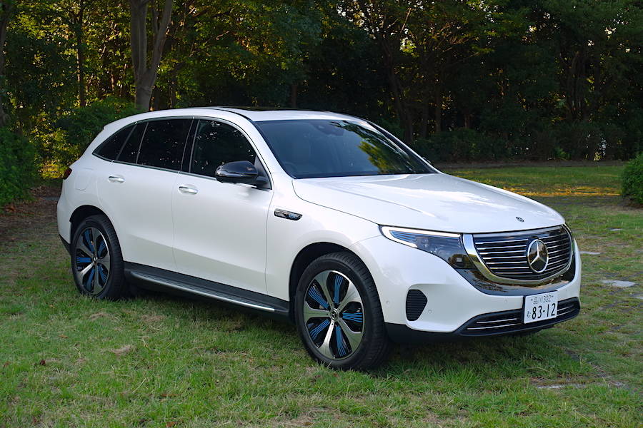 100％電気自動車のEQC。パワートレーンがエンジンからモーターに変わっただけという印象