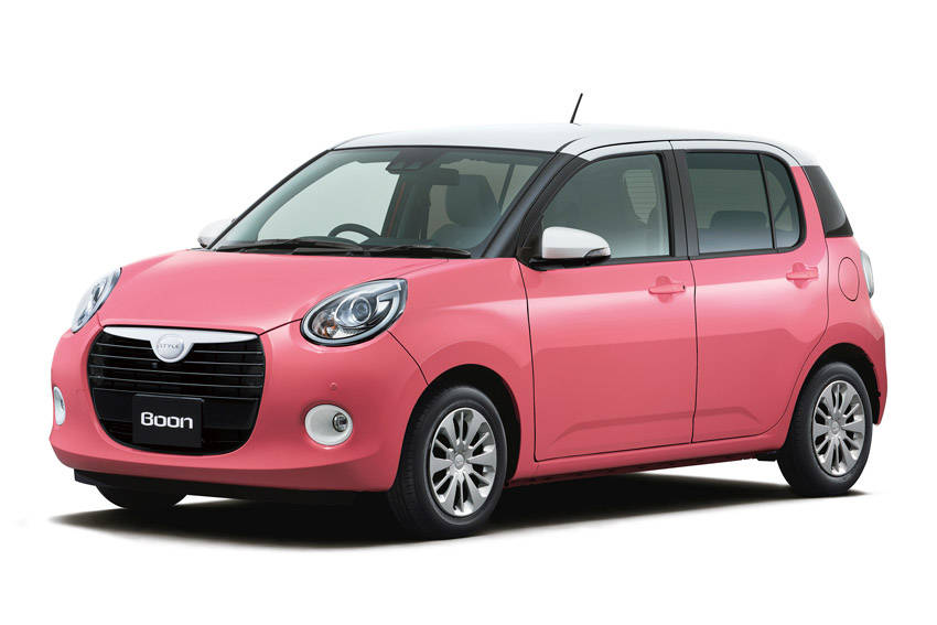 ブーン ＳＴＹＬＥ“ホワイトリミテッド ＳＡⅢ” ２ＷＤ ホワイト＜Ｗ０９＞×ジューシーピンクメタリック＜Ｒ７３＞【ＸＧ７】
