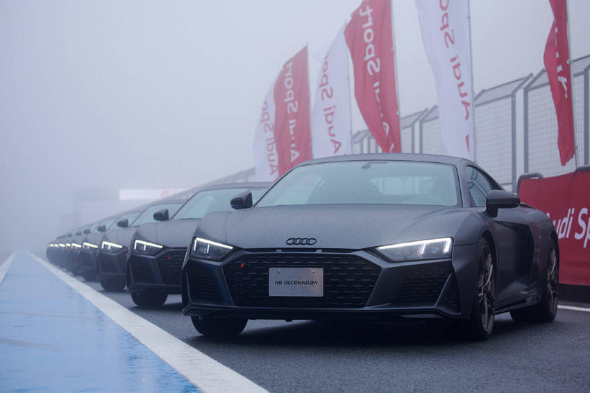アウディ 10台限定「R8 デセニウム」納車式を富士スピードウェイで開催