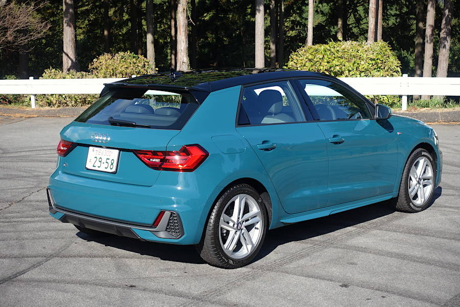 A1スポーツバック 35 TFSI S Lineのリヤビュー
