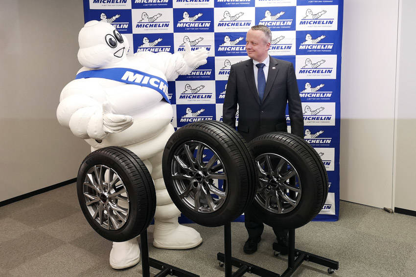 新タイヤをプレゼンテーションしたポール・ペリニオ社長