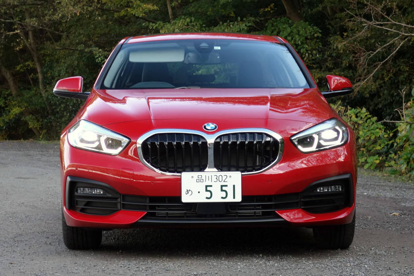 BMW 1シリーズ Cセグメントのど真ん中でブランドを主張【試乗記】（FF/7速DCT）