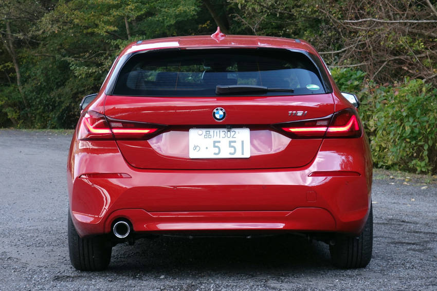 BMW 1シリーズ Cセグメントのど真ん中でブランドを主張【試乗記】（FF/7速DCT）