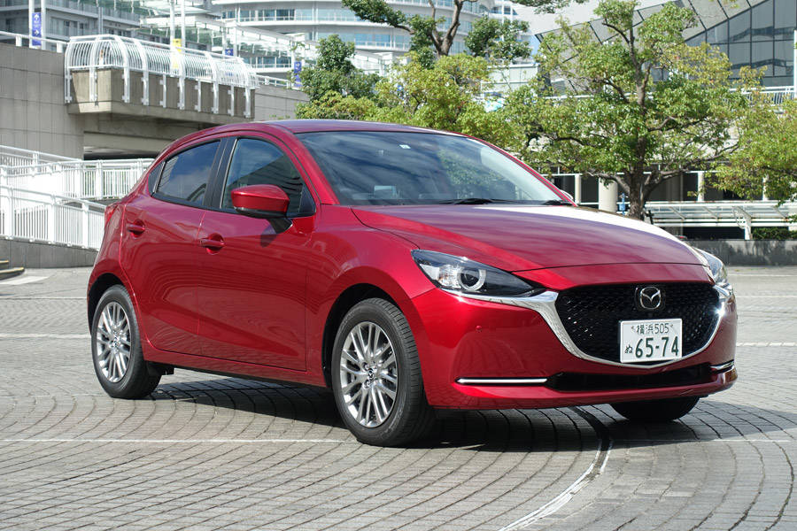 マツダ2へと車名が変わり、車格が上がったか？と思わせるほどの違いも