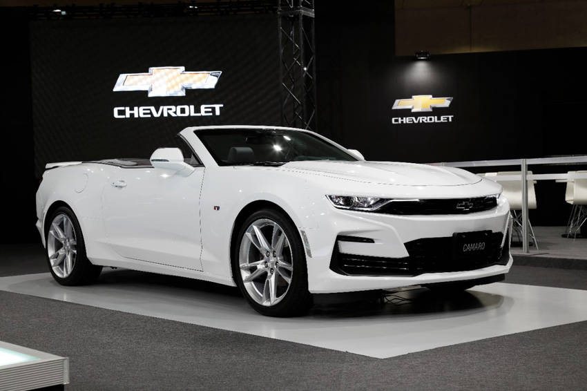 GM フロントデザインを刷新した2020年型「シボレー カマロ」発表