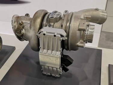 ボルグワーナー 画期的な機電一体のF-1式過給システム「eターボ」を受注