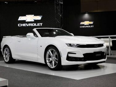 GM フロントデザインを刷新した2020年型「シボレー カマロ」発表