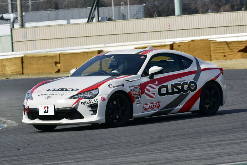 ブリヂストン 新登場のハイグリップタイヤ「ポテンザ RE-71RS」の実力チェック