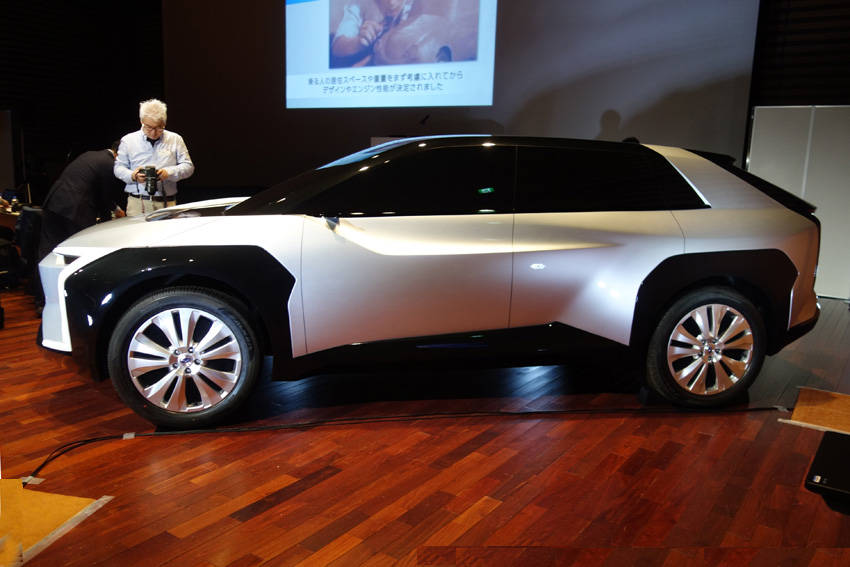 スバル EV SUVのデザイン・スタディモデル