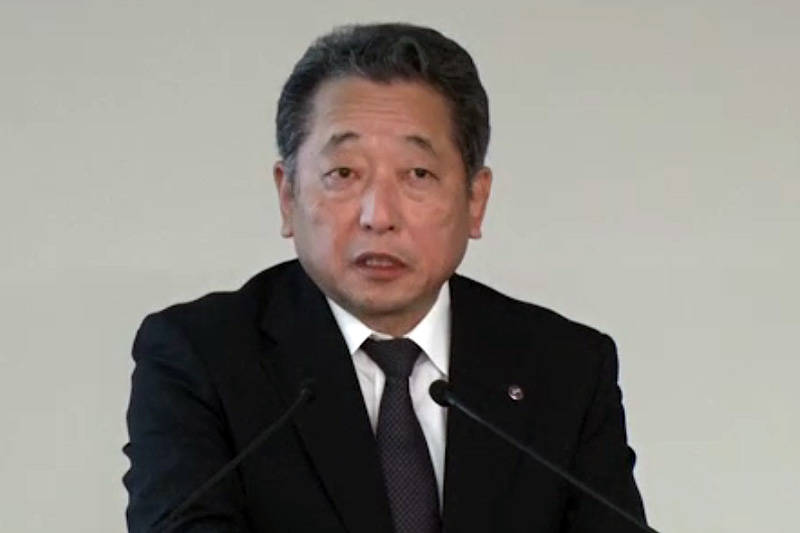 第3四半期決算を発表する藤本哲也・常務執行役員