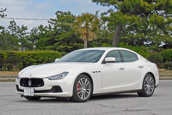 試乗車はギブリS Q4。最もスポーティな最上級モデルだ