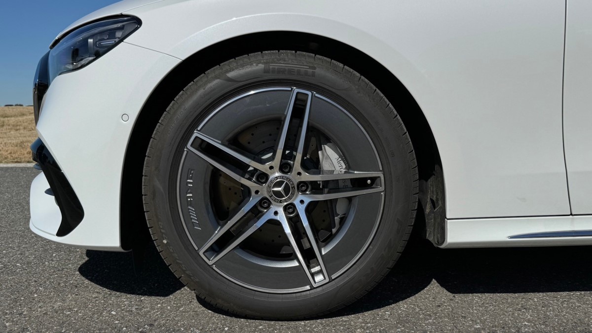 画像に alt 属性が指定されていません。ファイル名: MB-E_stationwagon_tire_1200x675.jpg