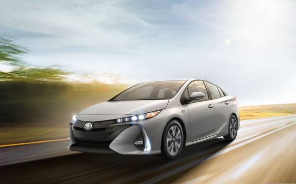PRIUS_PHV_NY_12