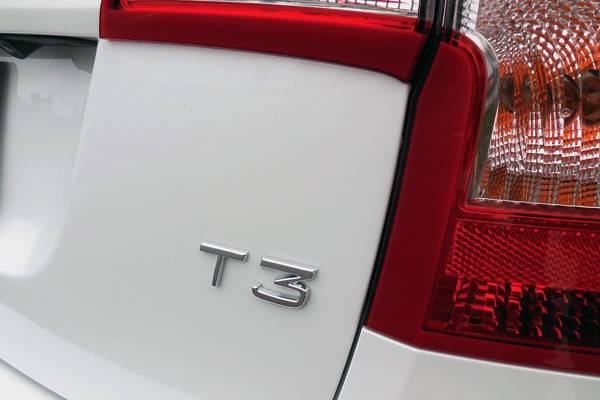 S60のサイズと車格を考えると3気筒は役不足か?