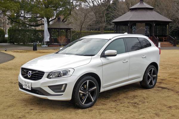 XC60は最上級グレードのT6 AWD R-DESIGNに試乗