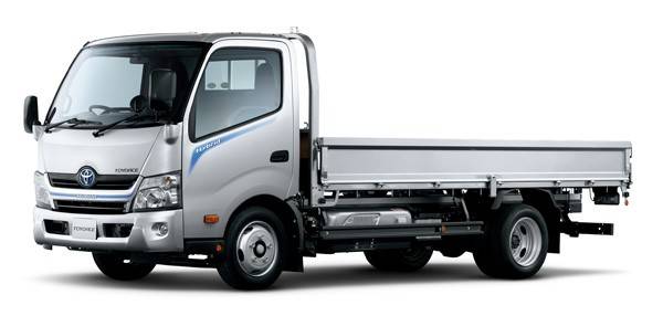 トヨエース カーゴ ワイドキャブ・ロングデッキ・フルジャストロー・2t積・ディーゼルハイブリッド車・2WD  “Gパッケージ装着車”（シルバーメタリック）オプション装着車