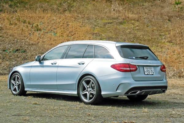 C220dはセダン、ワゴンともに2015年9月に追加